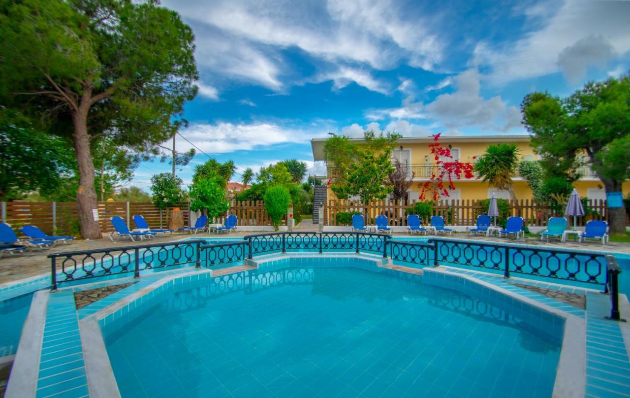 Splash Pool Bar Laganas Bagian luar foto